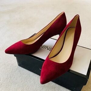 Nine West NEW Eniola 9X, red pointy pump Suede leather, size 6.5, jewel red